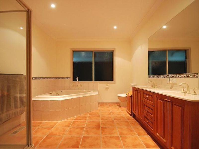 84 Murrawong Road, Maryknoll VIC 3812