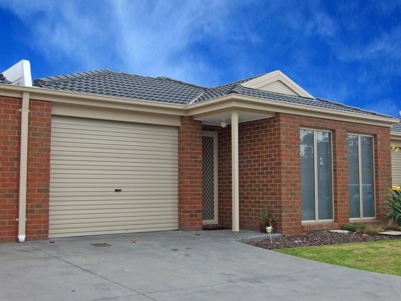 2/13 Red Cherry Court, Pakenham VIC 3810