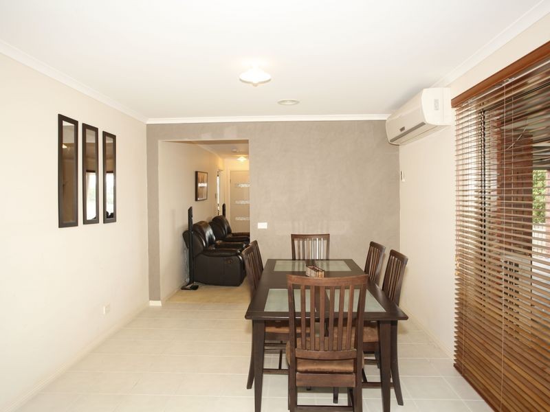 27 Swamp Gum Close, Pakenham VIC 3810