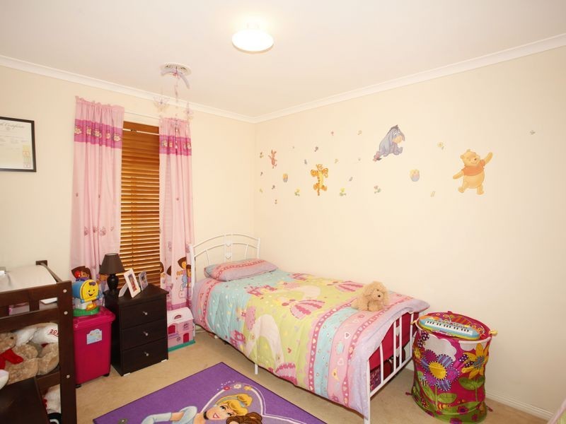 27 Swamp Gum Close, Pakenham VIC 3810