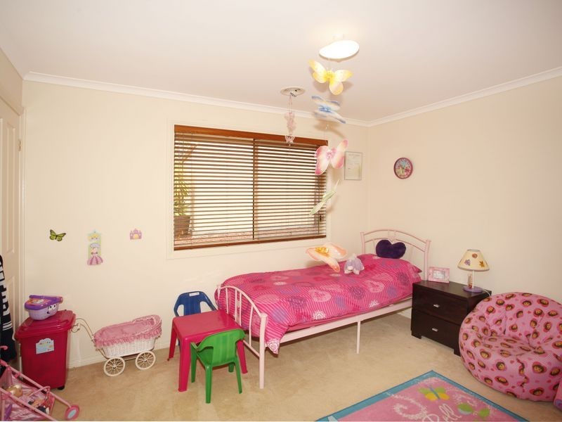 27 Swamp Gum Close, Pakenham VIC 3810