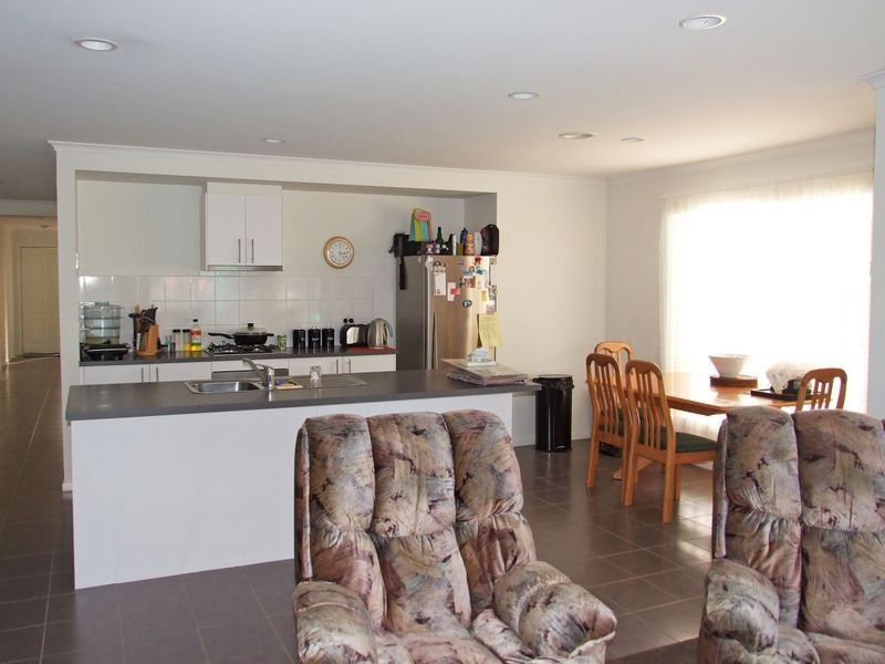 7 Killarney Crescent, Pakenham VIC 3810