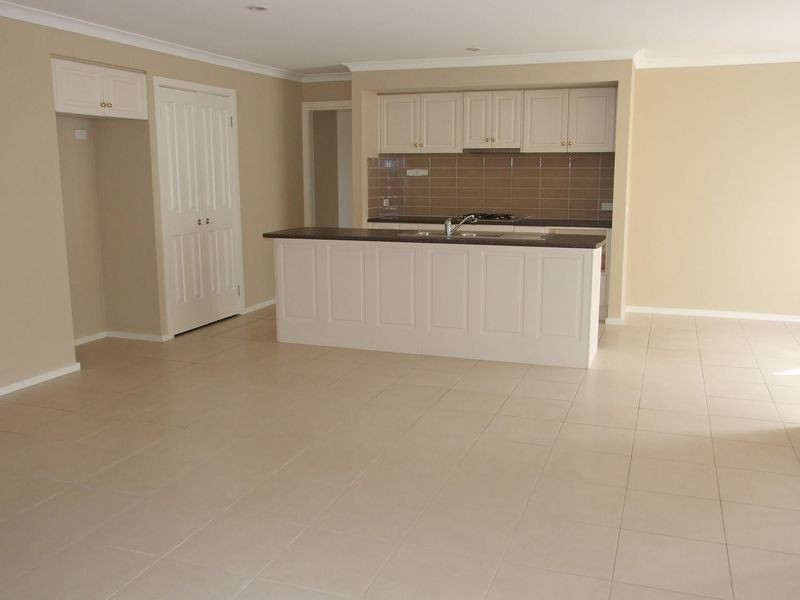 19 Caspian Chase, Pakenham VIC 3810