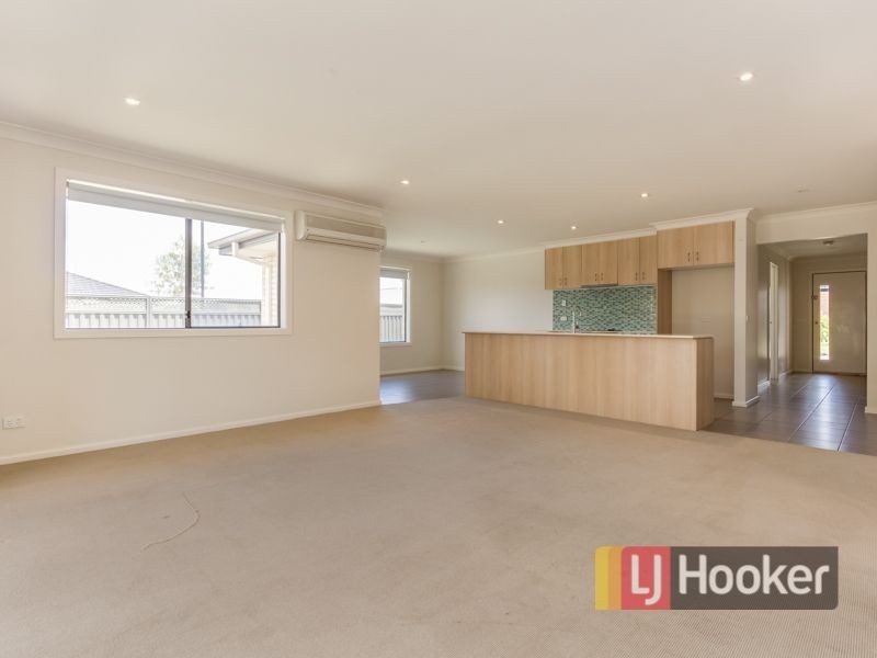 2 Laurel Lane, Pakenham VIC 3810