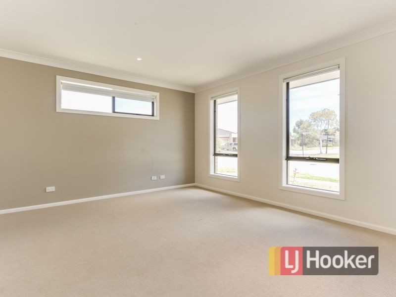 2 Laurel Lane, Pakenham VIC 3810