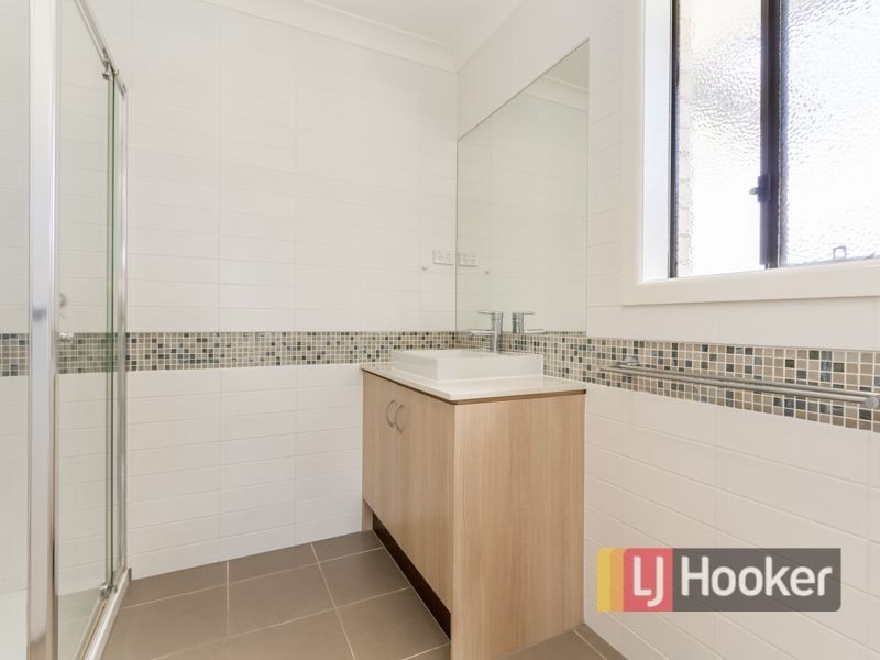 2 Laurel Lane, Pakenham VIC 3810