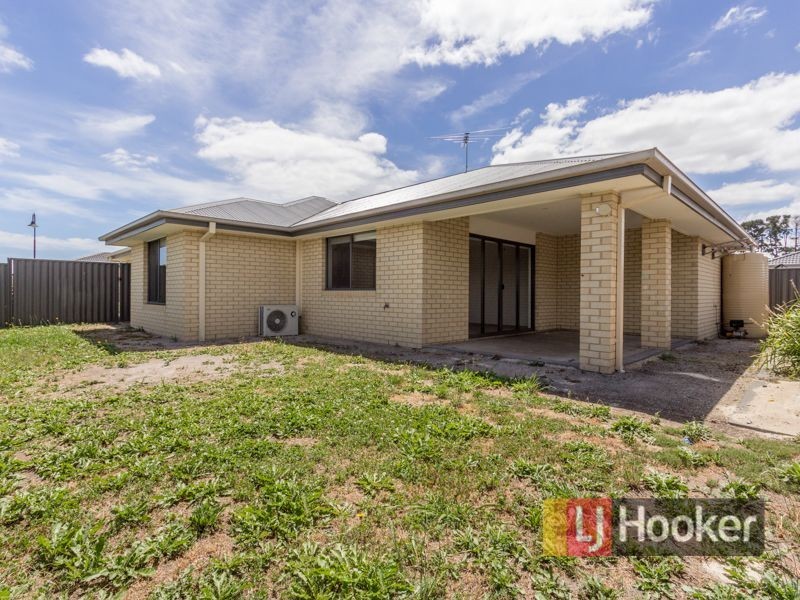 2 Laurel Lane, Pakenham VIC 3810