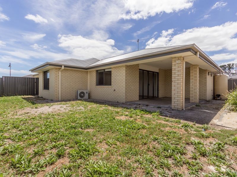 2 Laurel Lane, Pakenham VIC 3810