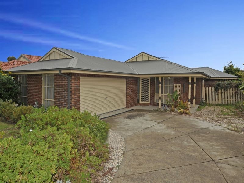 53 Balmoral Way, Pakenham VIC 3810