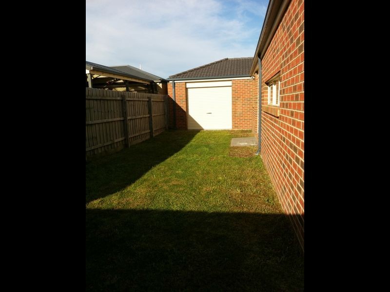 12 Samchelle Court, Pakenham VIC 3810