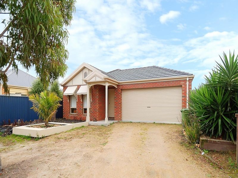 20 Paperbark Drive, Pakenham VIC 3810