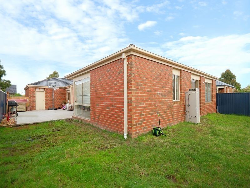 20 Paperbark Drive, Pakenham VIC 3810