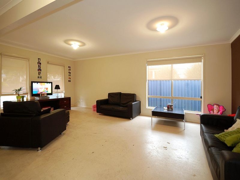 20 Paperbark Drive, Pakenham VIC 3810