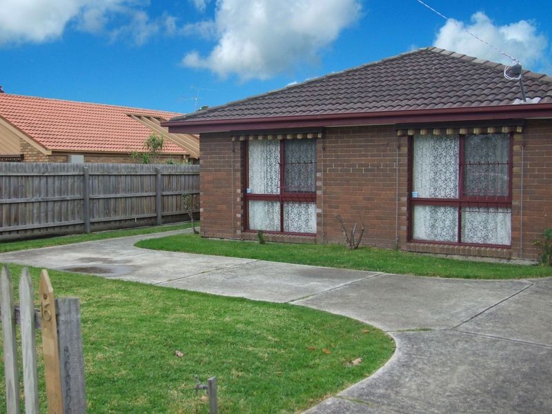 16 Main Street, Pakenham VIC 3810