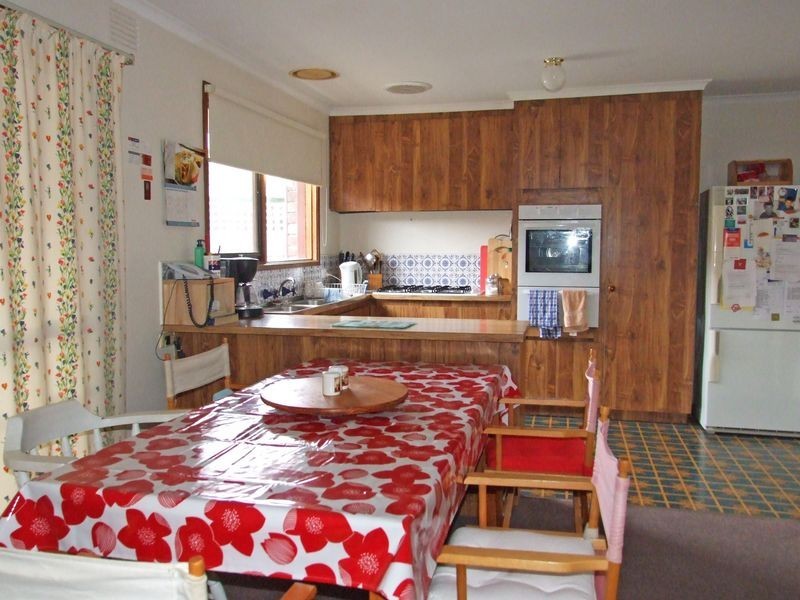 16 Main Street, Pakenham VIC 3810