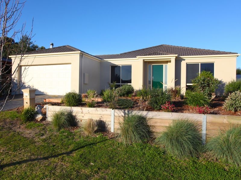 16 Jarrah Court, Pakenham VIC 3810