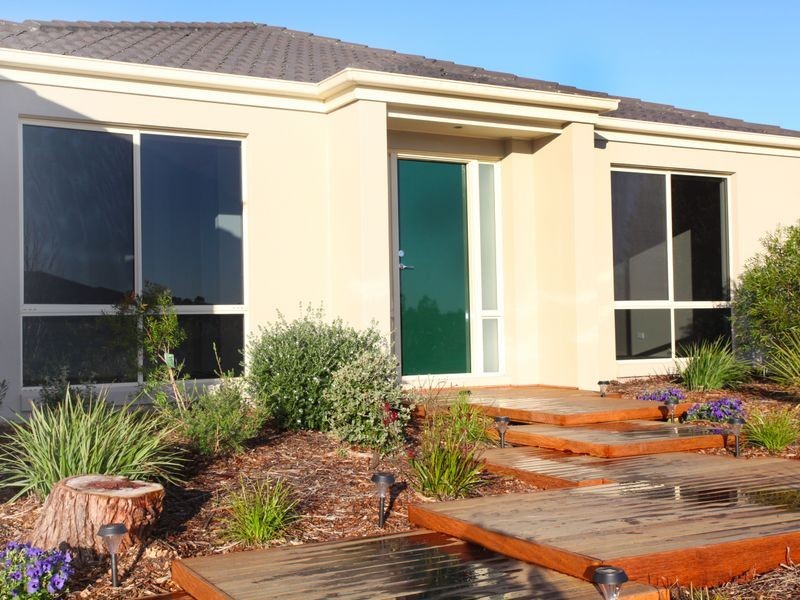 16 Jarrah Court, Pakenham VIC 3810