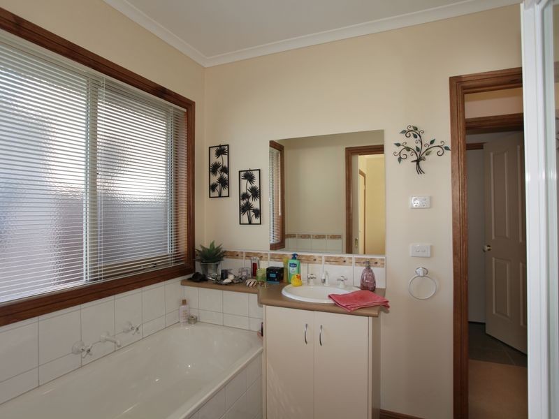 5/166 Princes Highway, Pakenham VIC 3810