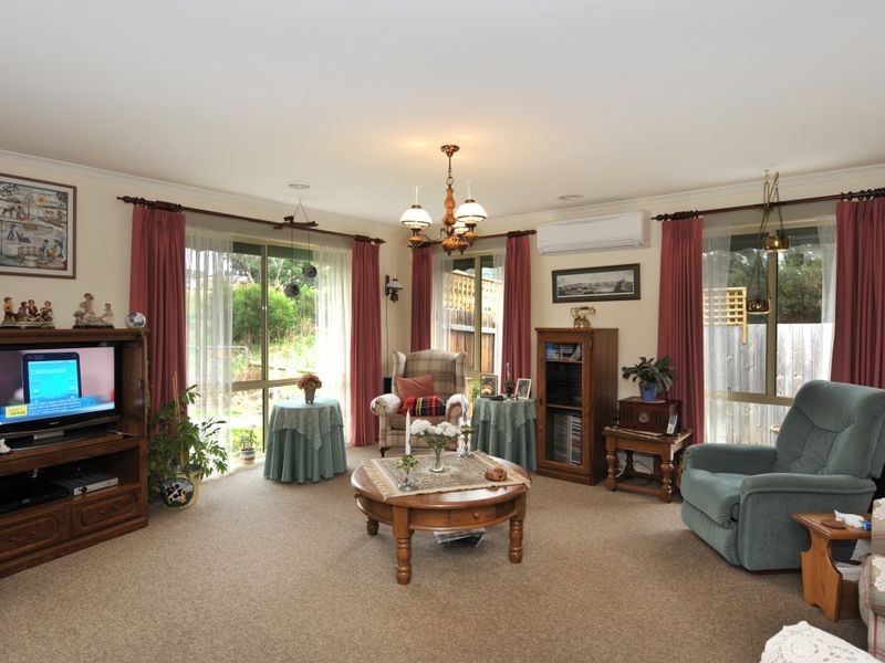 1/90 Manna Gum Drive, Pakenham VIC 3810