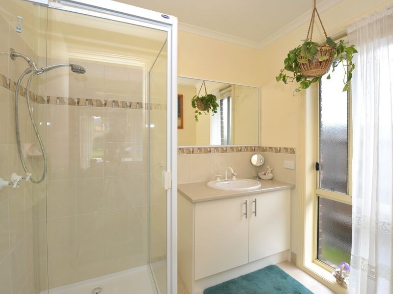 1/90 Manna Gum Drive, Pakenham VIC 3810