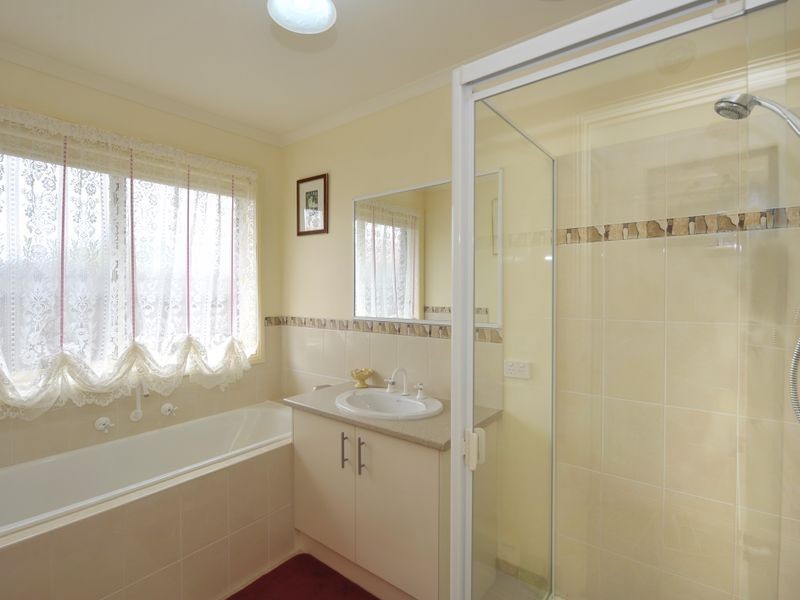 1/90 Manna Gum Drive, Pakenham VIC 3810