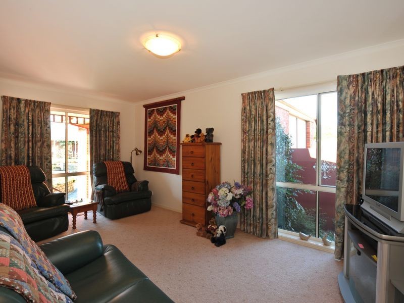 3 McCaffery Rise, Pakenham VIC 3810