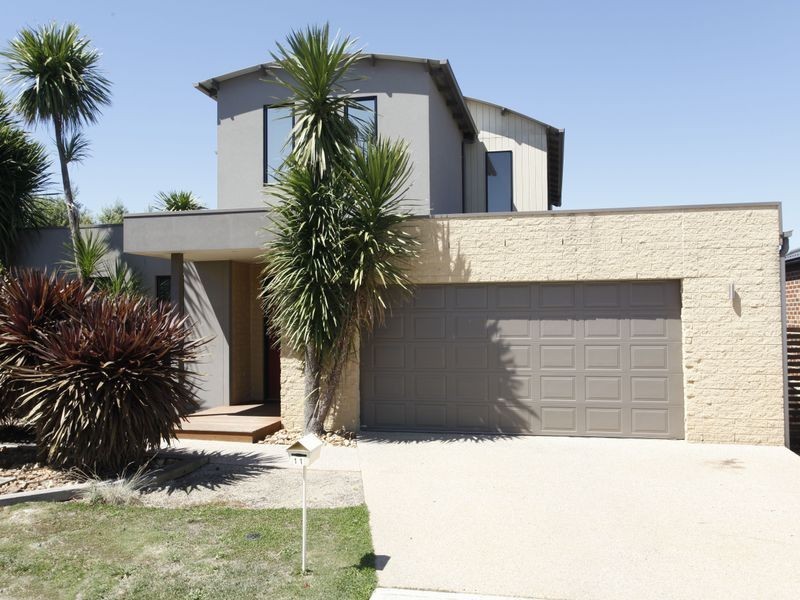 11 Reidel Avenue, Pakenham VIC 3810