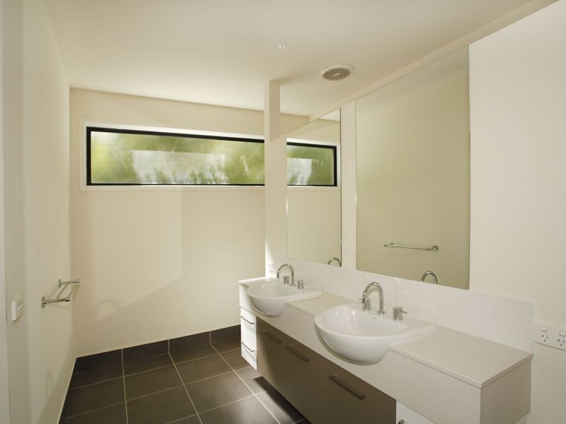 11 Reidel Avenue, Pakenham VIC 3810