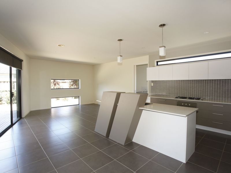 11 Reidel Avenue, Pakenham VIC 3810