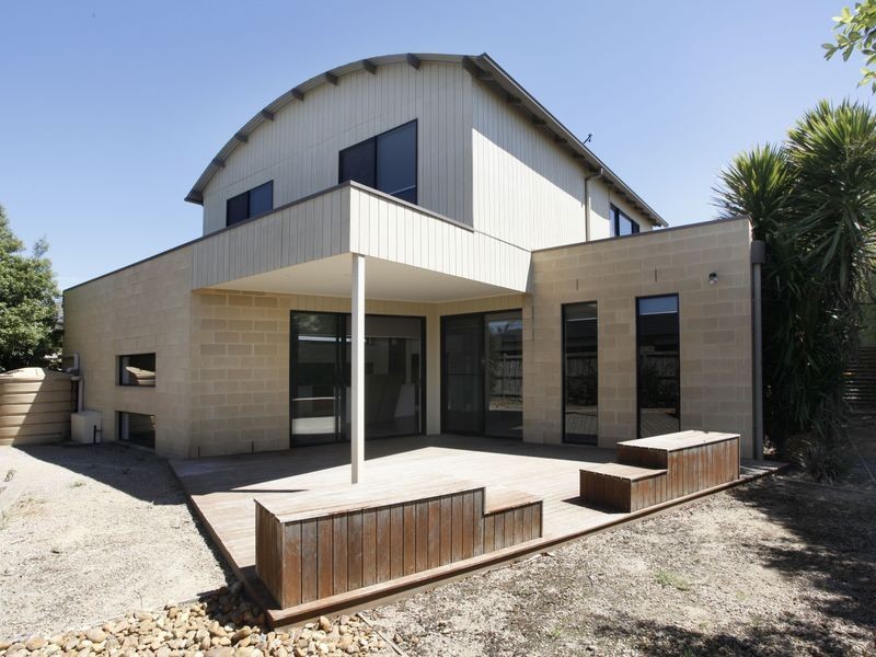 11 Reidel Avenue, Pakenham VIC 3810