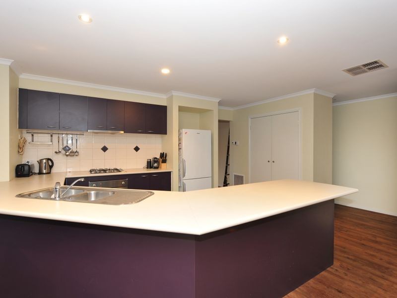 15 Camelia Way, Pakenham VIC 3810