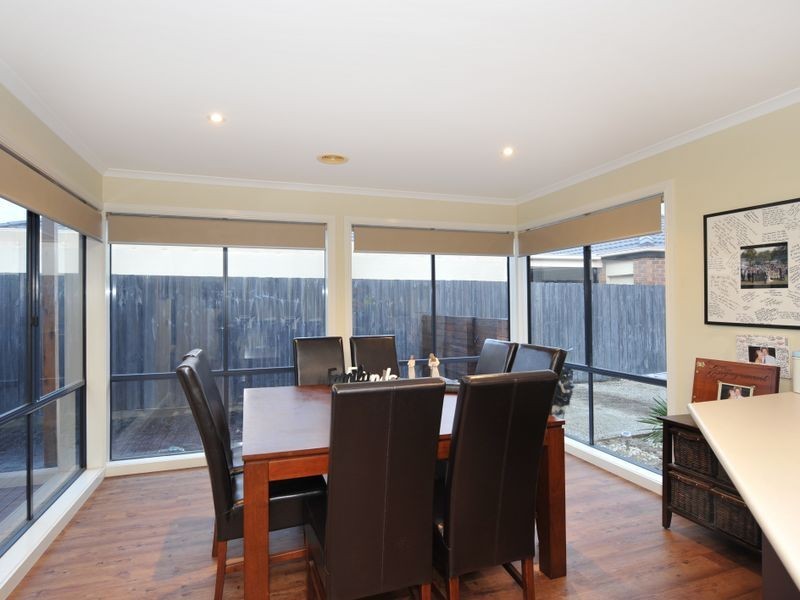 15 Camelia Way, Pakenham VIC 3810
