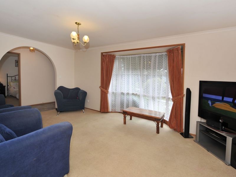 2 Dobson Court, Pakenham VIC 3810