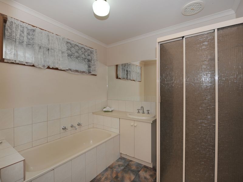 2 Dobson Court, Pakenham VIC 3810