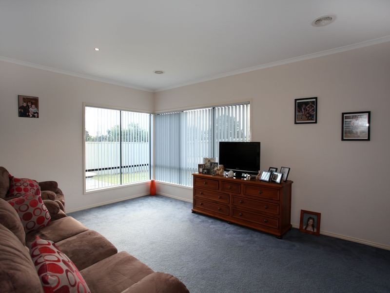 41 The Circuit, Pakenham VIC 3810