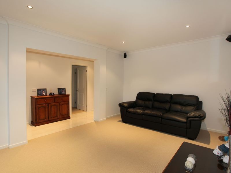 14 Sarton Link, Pakenham VIC 3810