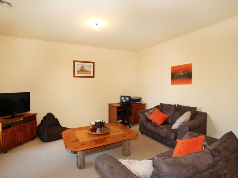 34 Spring Circuit, Pakenham VIC 3810