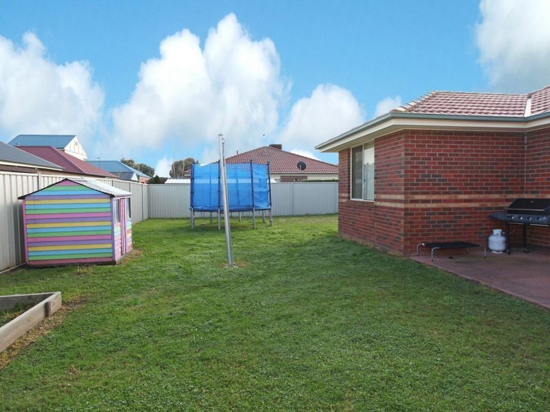 34 Spring Circuit, Pakenham VIC 3810