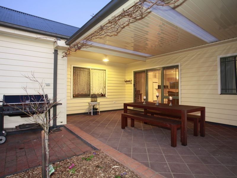 13 Colonial Way, Pakenham VIC 3810