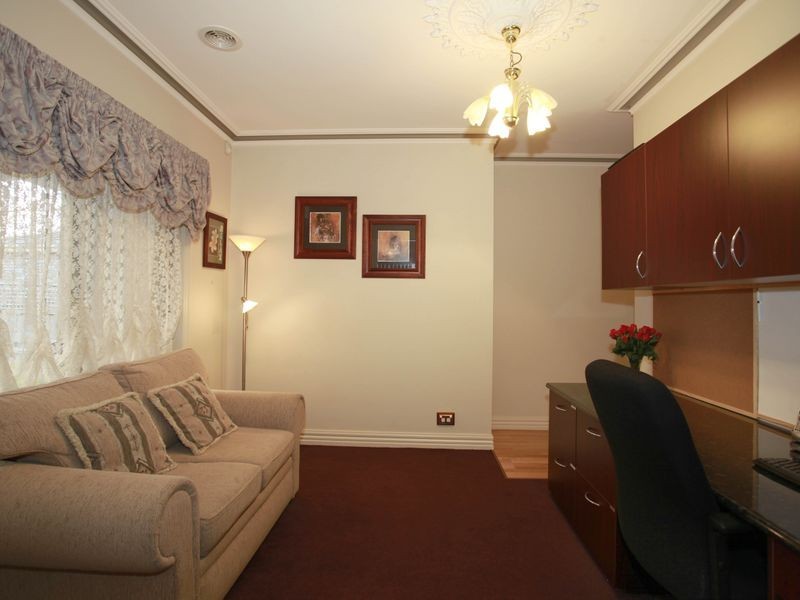 13 Colonial Way, Pakenham VIC 3810