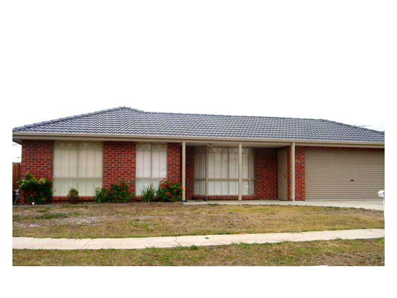 32 Grevillea Place, Pakenham VIC 3810