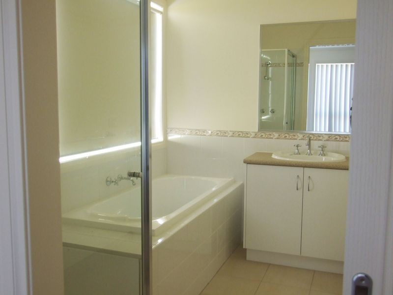 21/18 Ben Drive, Pakenham VIC 3810