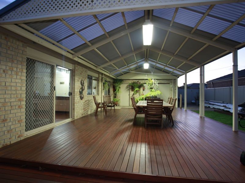 74 Oaklands Way, Pakenham VIC 3810