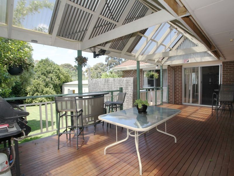 60 Ahern Road, Pakenham VIC 3810
