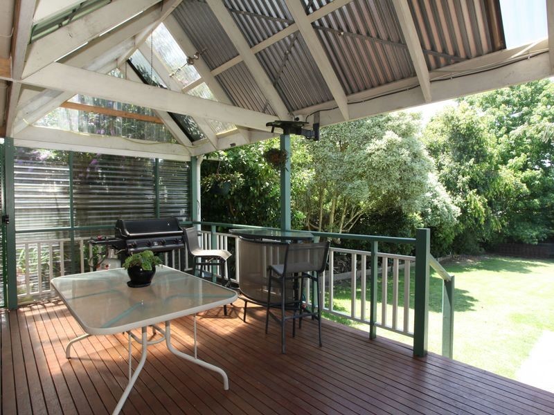 60 Ahern Road, Pakenham VIC 3810