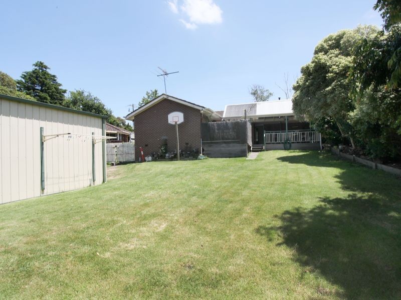 60 Ahern Road, Pakenham VIC 3810