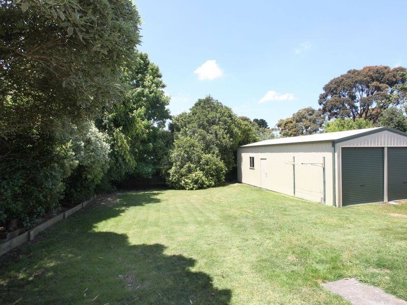 60 Ahern Road, Pakenham VIC 3810