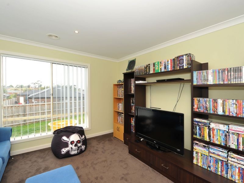 32 Tipperary Circuit, Pakenham VIC 3810