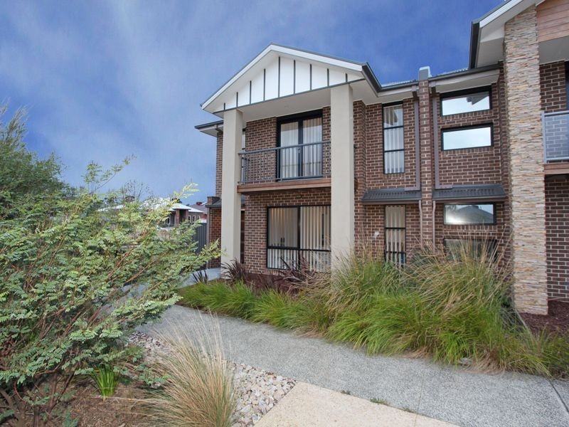 11 Hunter Lane, Pakenham VIC 3810