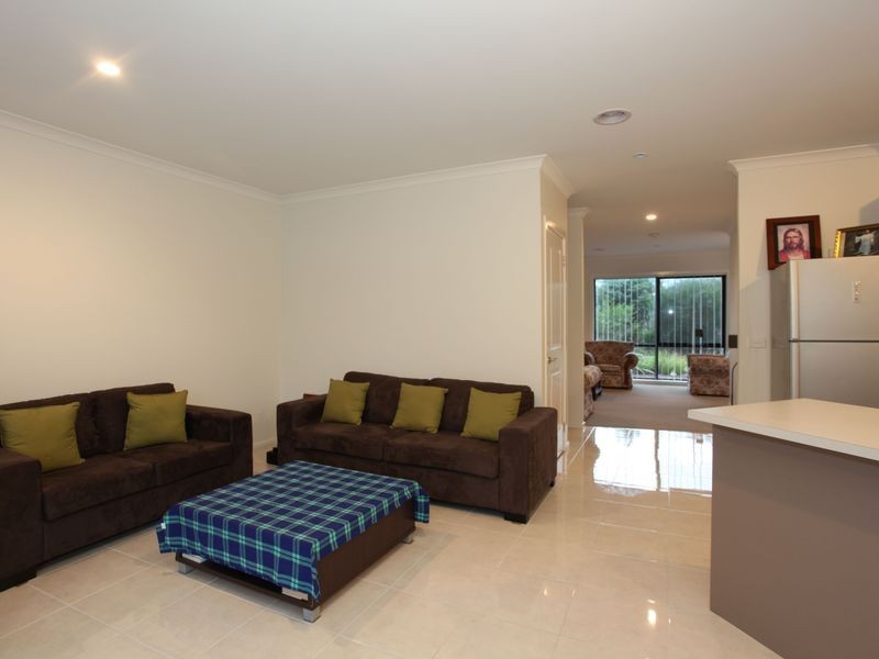 11 Hunter Lane, Pakenham VIC 3810